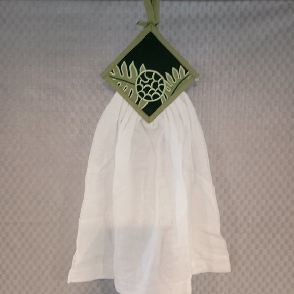 NWT Hawaiian Print Kitchen Towel - Picture 1 of 6